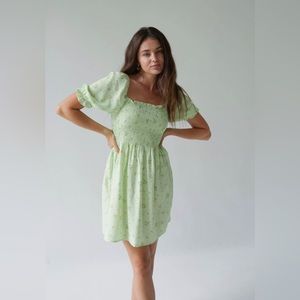 Elodie Light Green Floral Smocked Top, Puff Sleeve Dress Size Medium NWOT